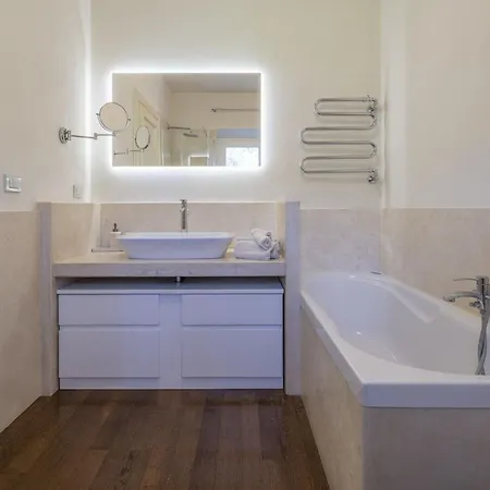 Poggio Scalette Design, Ac, Wifi, Valdinievole Villa *